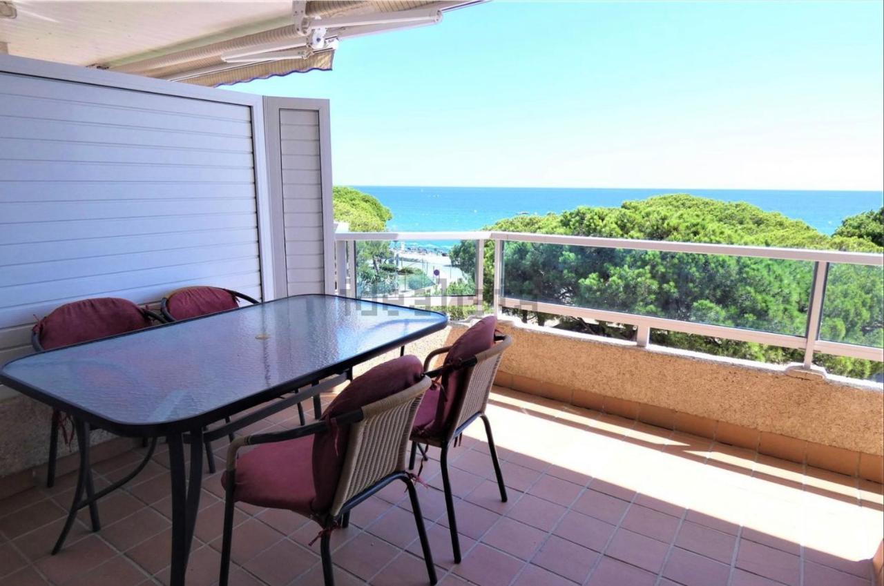 Apartment Direkt Am Strand บลาเนส ภายนอก รูปภาพ