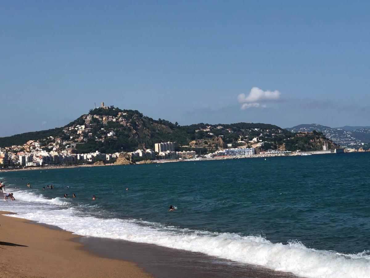 Apartment Direkt Am Strand บลาเนส ภายนอก รูปภาพ