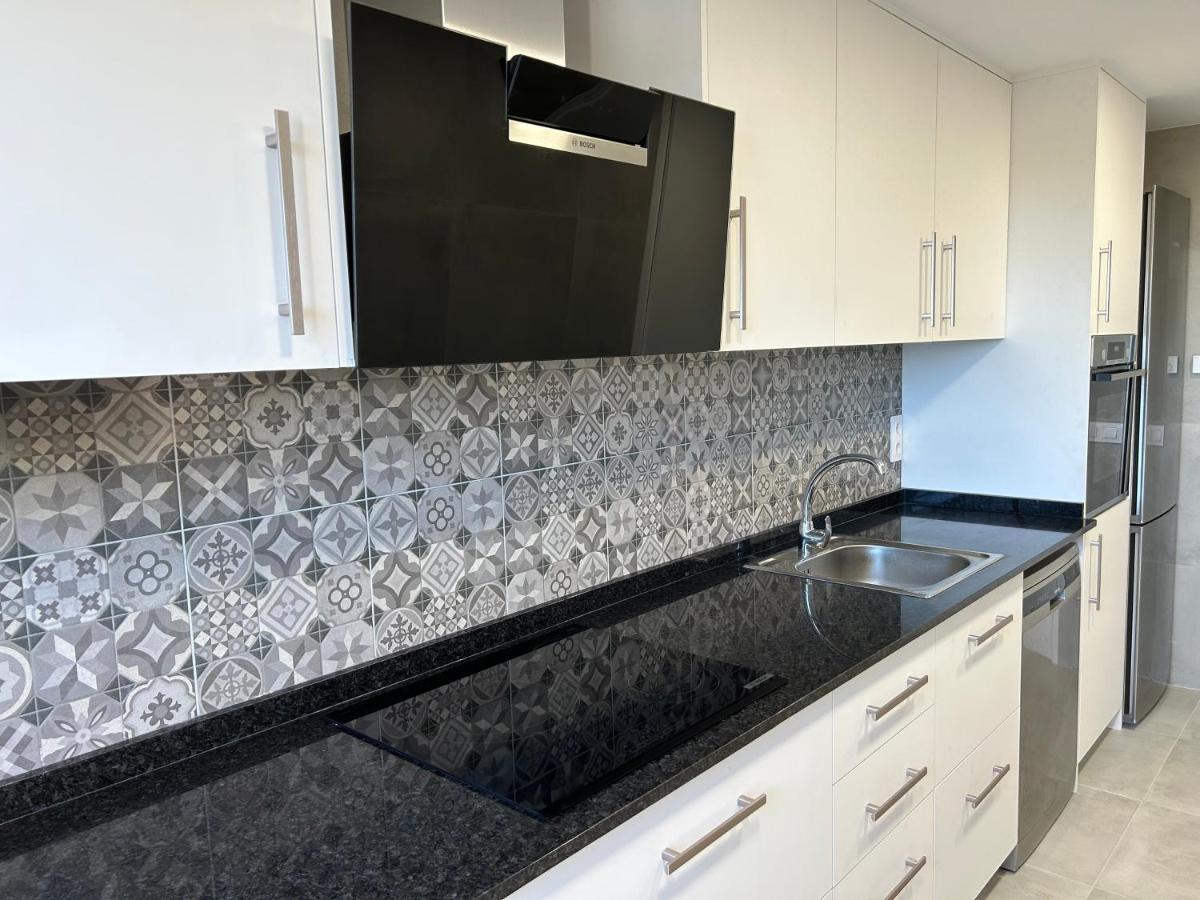 Apartment Direkt Am Strand บลาเนส ภายนอก รูปภาพ