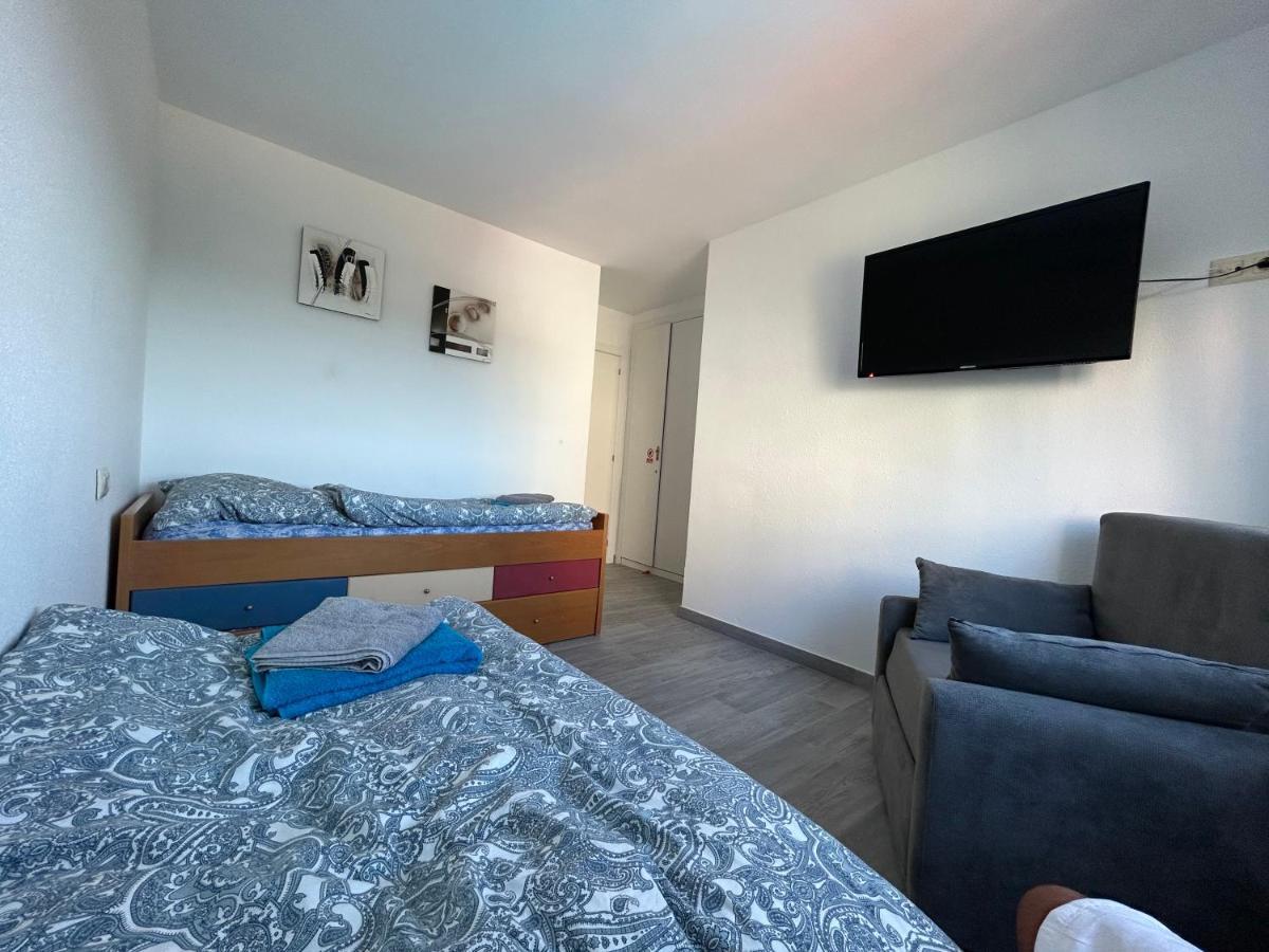 Apartment Direkt Am Strand บลาเนส ภายนอก รูปภาพ